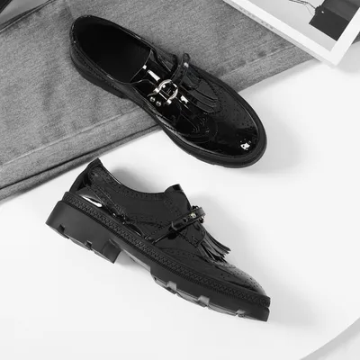 Women's British Style Patent Leather Thick-soled Small Leather Shoes