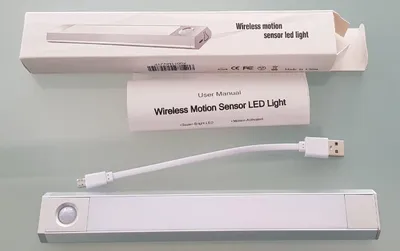 مصباح LED لاسلكي بمستشعر حركة