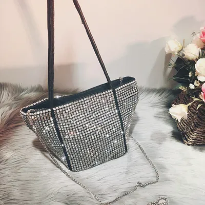 حقيبة كتف نسائية جديدة أنيقة، حقيبة مرصعة بأحجار الراين، حقيبة على شكل زلابية مرصعة بالألماس