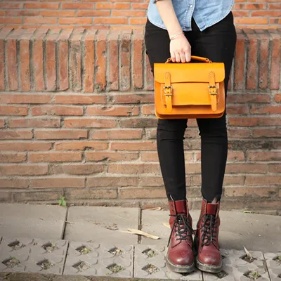 حقيبة كروسبودي بريطانية