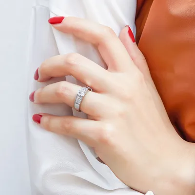 S925 Creative Fashion Classic Four-claw Zircon Female Diamond Ring
