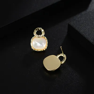 European And American Design Fashion Pearl Earrings Simple