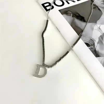 Letter D Square Sweater Chain Women
