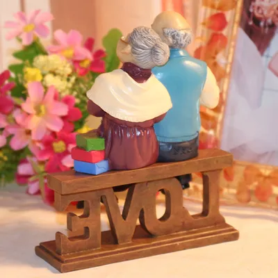 Resin Craft Parents And Elders Birthday Cake Ornament