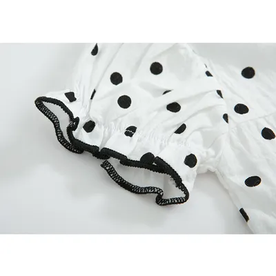 Two-piece baby girl blouse and pants