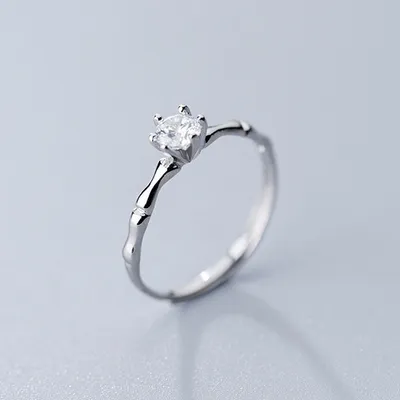 Simple Single Diamond Six Prong Ring
