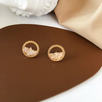Silver Needle Vintage Light Luxury Broken Shell Stud Earrings