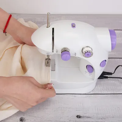 1Pc Electric Sewing Machine For Mothers' Day Gift Portable 2 Speed Overlock Foot With Foot Pedal LED Light