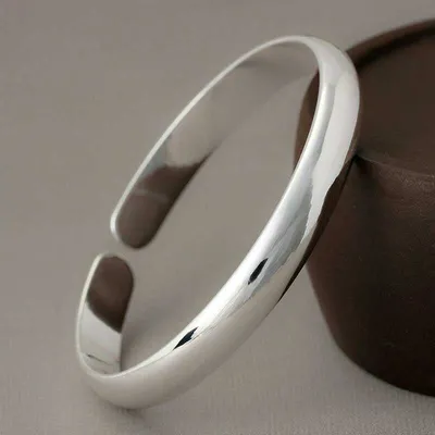 smooth chaise bracelet