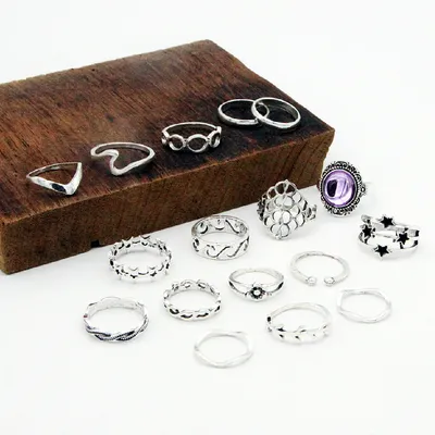 Fashion Gemstone Five-pointed Star Leaf Sea Wave Twist 17-piece Ring Joint