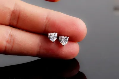 Temperament All Match High Carbon Diamond Pendant