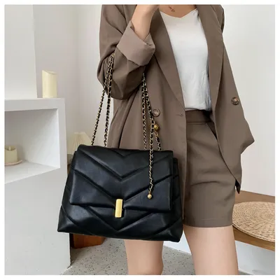 Fashion chain messenger bag