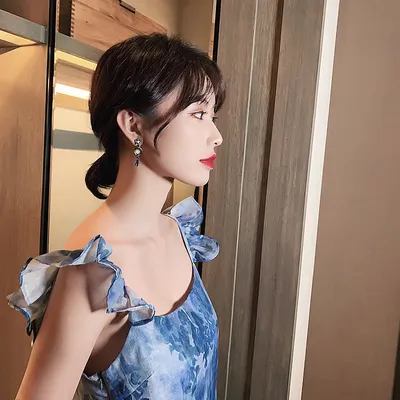 Light luxury design crystal earrings