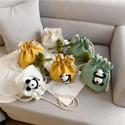 Female cartoon doll bucket bag