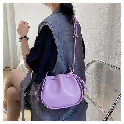 Pleated chain bag