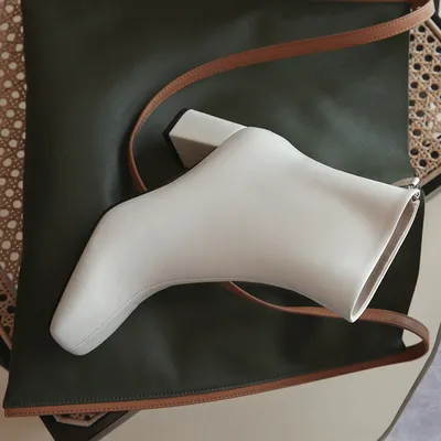 Elegant Intellectual And Simple Basic Cowhide Boots