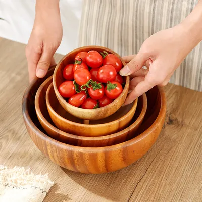 وعاء سلطة فواكه الأرز الخشبي والنودلز
