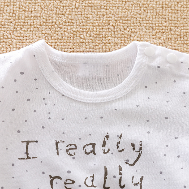 Baby jumpsuit with short sleeves