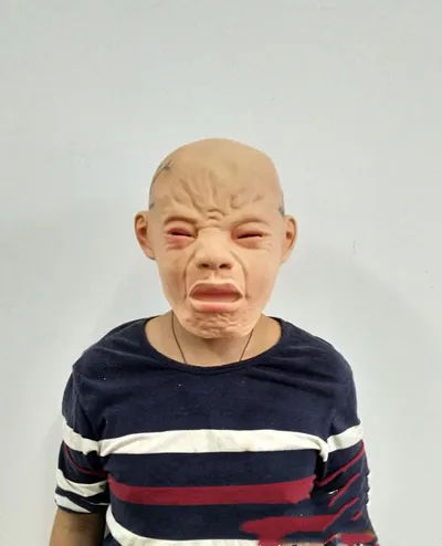 قناع وجه البكاء مع غطاء رأس لاتكس