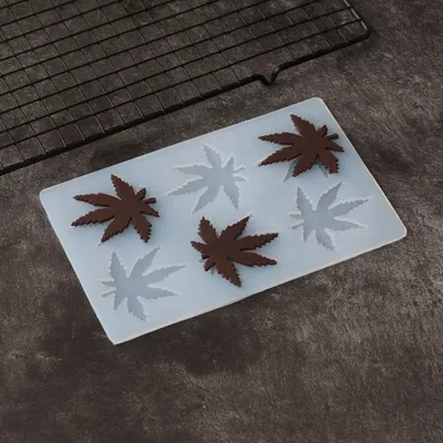 Silicone Maple Leaf Baking Mould