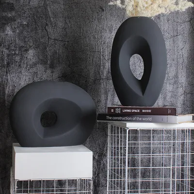 Simple And Modern Style Frosted Black And White Oval Ceramic Ornaments