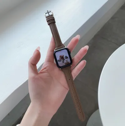StandsWatch SE Strap With A Small Waist