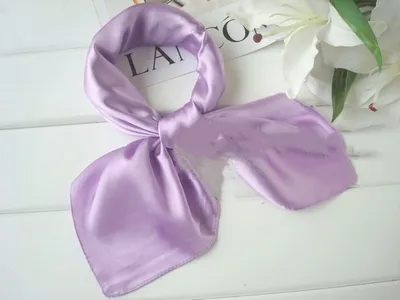 Lady light purple scarf