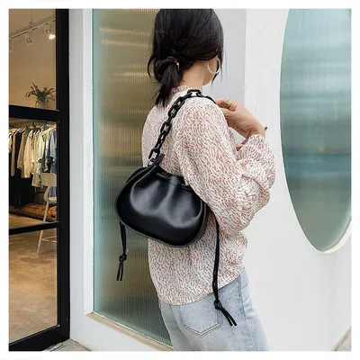 Pleated chain bag