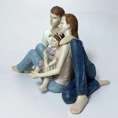 A Family Of Three Sitting Posture Painted Resin Crafts Home Warm Decoration Ornaments