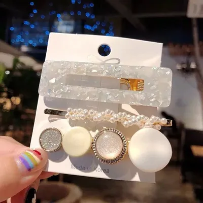 Pearl hair accessories