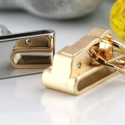 Men wear belt keychain