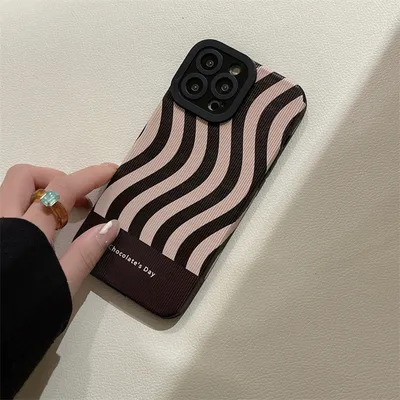 Contrast Color Irregular Stripe Phone Case