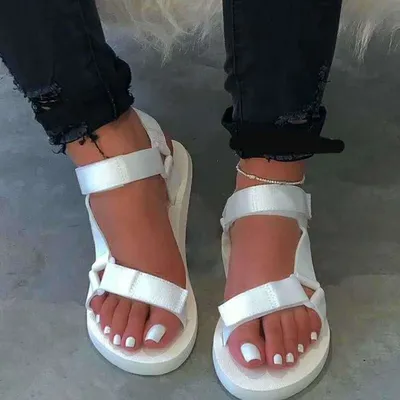 صنادل شاطئ مسطحة بفيلكرو وغير رسمي