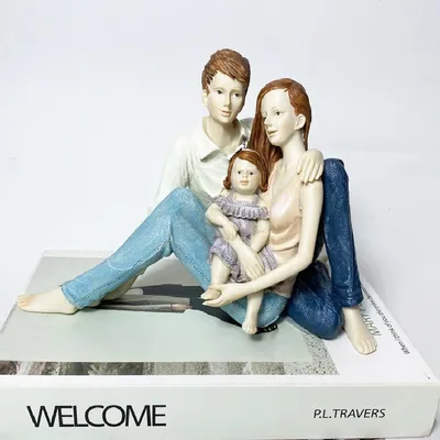 A Family Of Three Sitting Posture Painted Resin Crafts Home Warm Decoration Ornaments