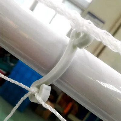 مجموعة تدريب مرمى كرة قدم بمقاس 8 × 5 أقدام مع مشابك شبكية وأوتاد أرضية، مناسبة لتدريب المراهقين والبالغين.