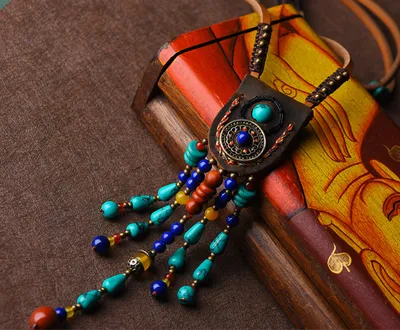 Women's sweater chain pendant