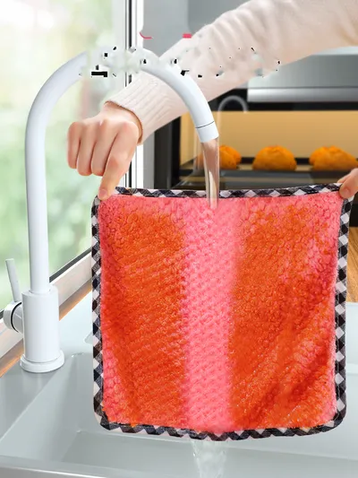 Household cleaning dishcloth