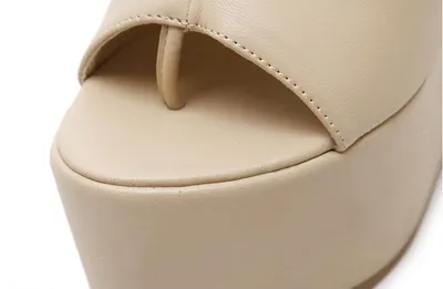 Stylish wild wedge sandals