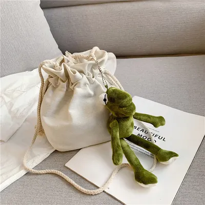 Female cartoon doll bucket bag