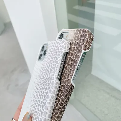 غطاء هاتف جلدي بطبعة التمساح بالتدرج