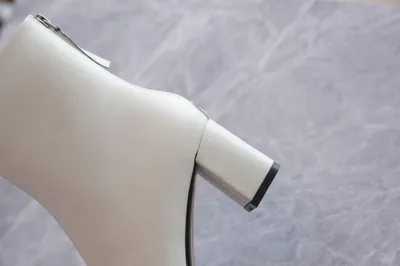Elegant Intellectual And Simple Basic Cowhide Boots