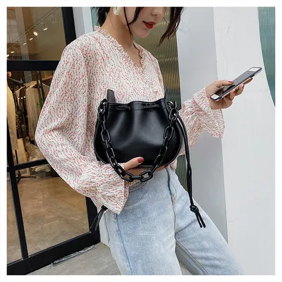 Pleated chain bag