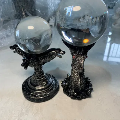 Crystal Ball Base Faucet Wolf Head Craft Resin Pendulum