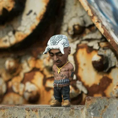 Hip-hop Legend Commemorative Character Resin Craft Decoration Home Living Room
