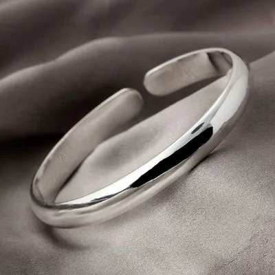 smooth chaise bracelet