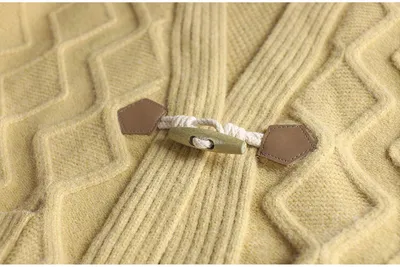 Women Loose Horn Buckle Padded Jacket