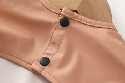 Baby Waterproof Eating Clothes Cartoon Bib Is Worn Backwards
