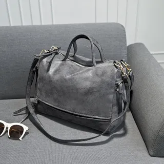 female fashion handbags wholesale bag retro matte leather bag bag locomotive bags bag