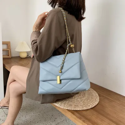 Fashion chain messenger bag